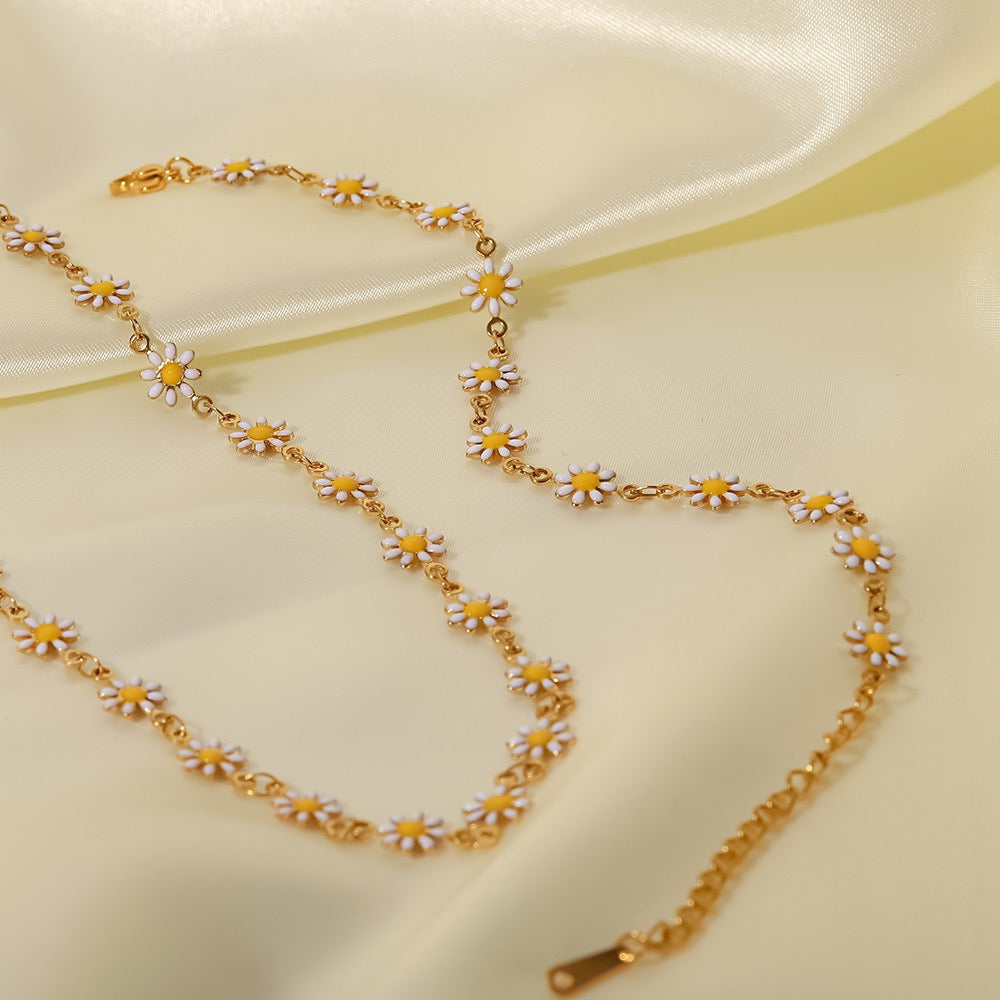 18K Gold White Daisy Flower Chain Choker Necklace