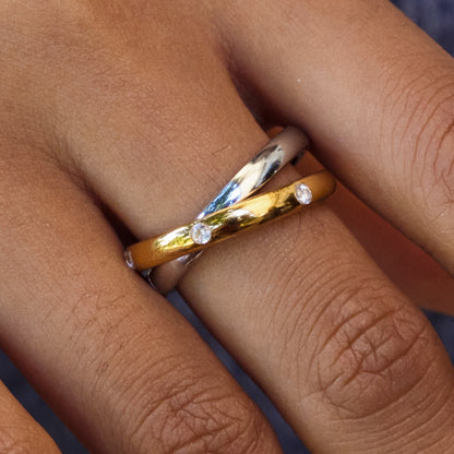 18K Gold and Silver Two Tone Multiple Linked Spinelli Trinity Ring Stack