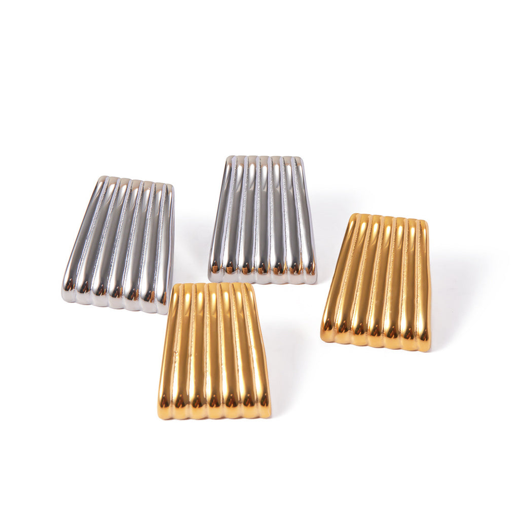 18K Gold Trendy Ribbed Plate Stud Earrings