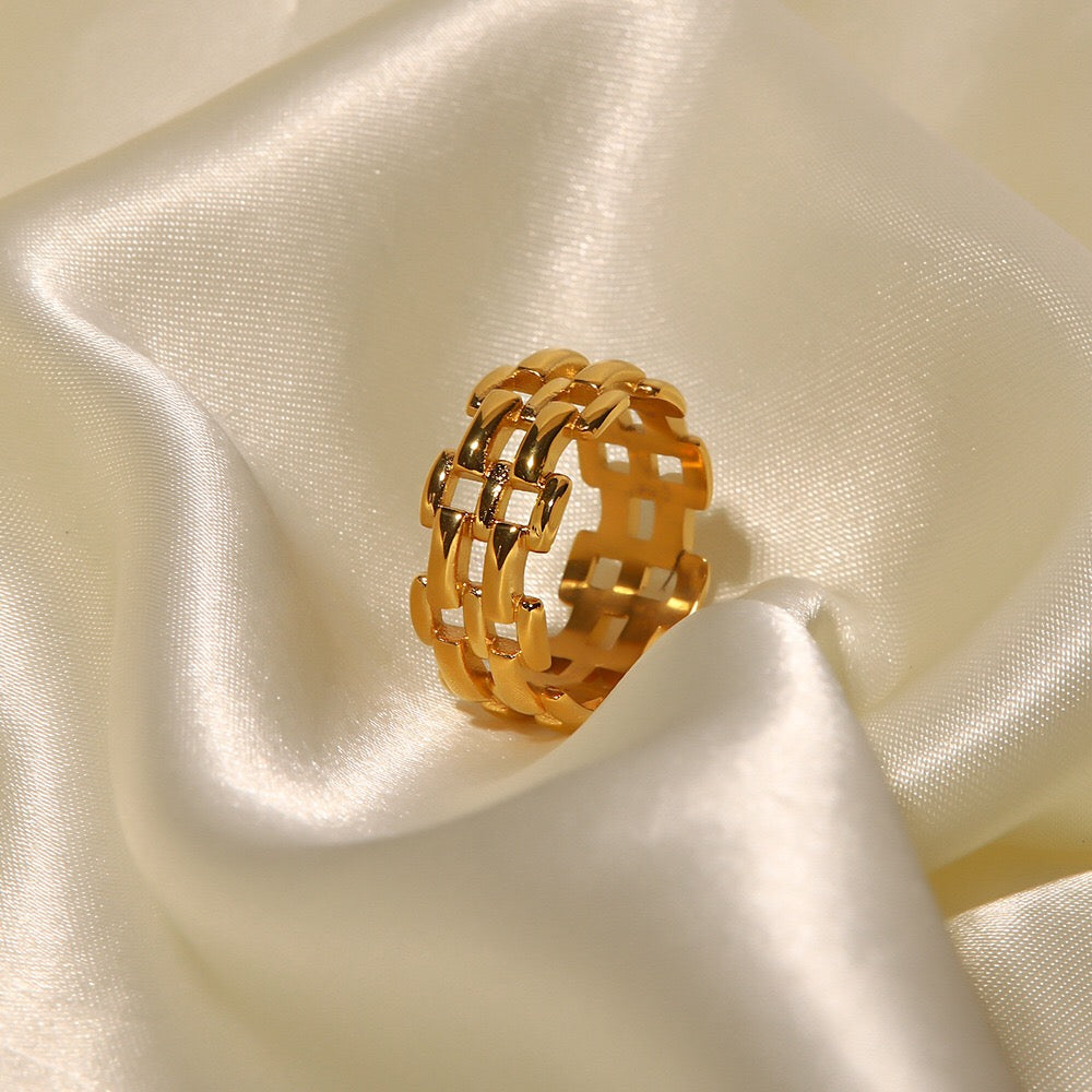 18K Gold Status Watch Band Chain Ring