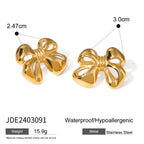18K Gold Bow Pendant Necklace