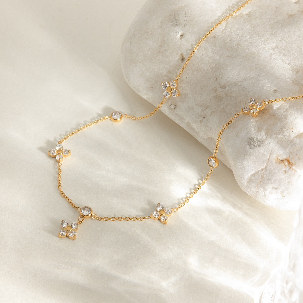 18K Gold Lucky Petal Four Leaf Clover Flower Dainty CZ Necklace