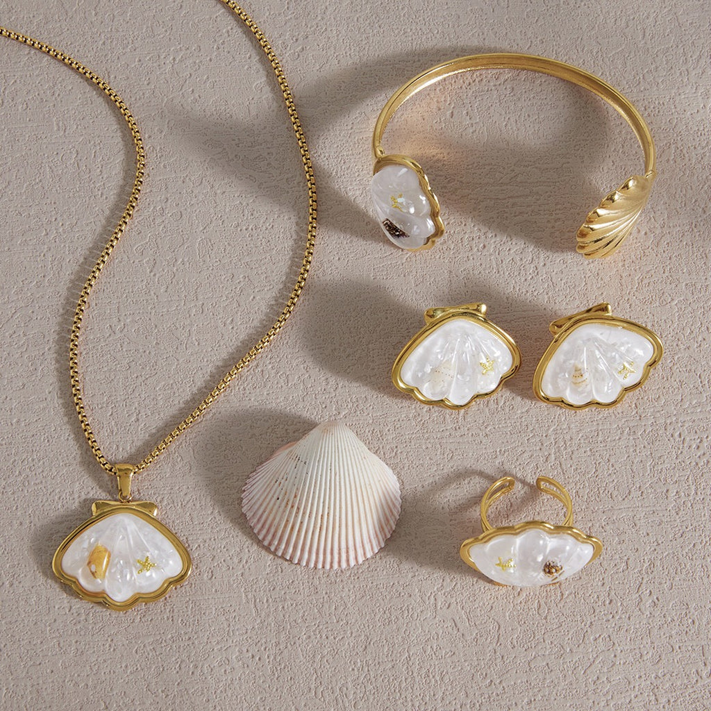 18K Gold Salt Air Seashell Pendant Necklace