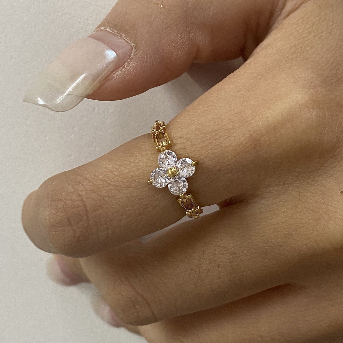 18K Gold Four Leaf Clover Flower Chain Band Stacking Ring