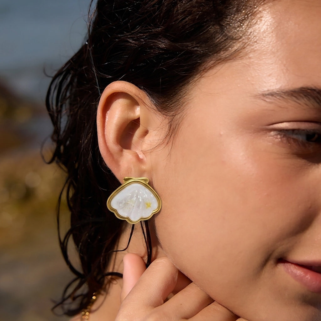 18K Gold Salt Air Seashell Pendant Necklace