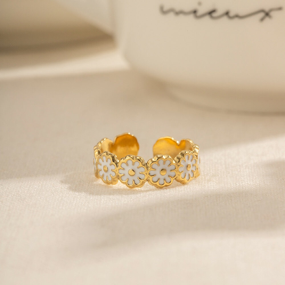 18K Gold Daisy Flower Color Band Ring