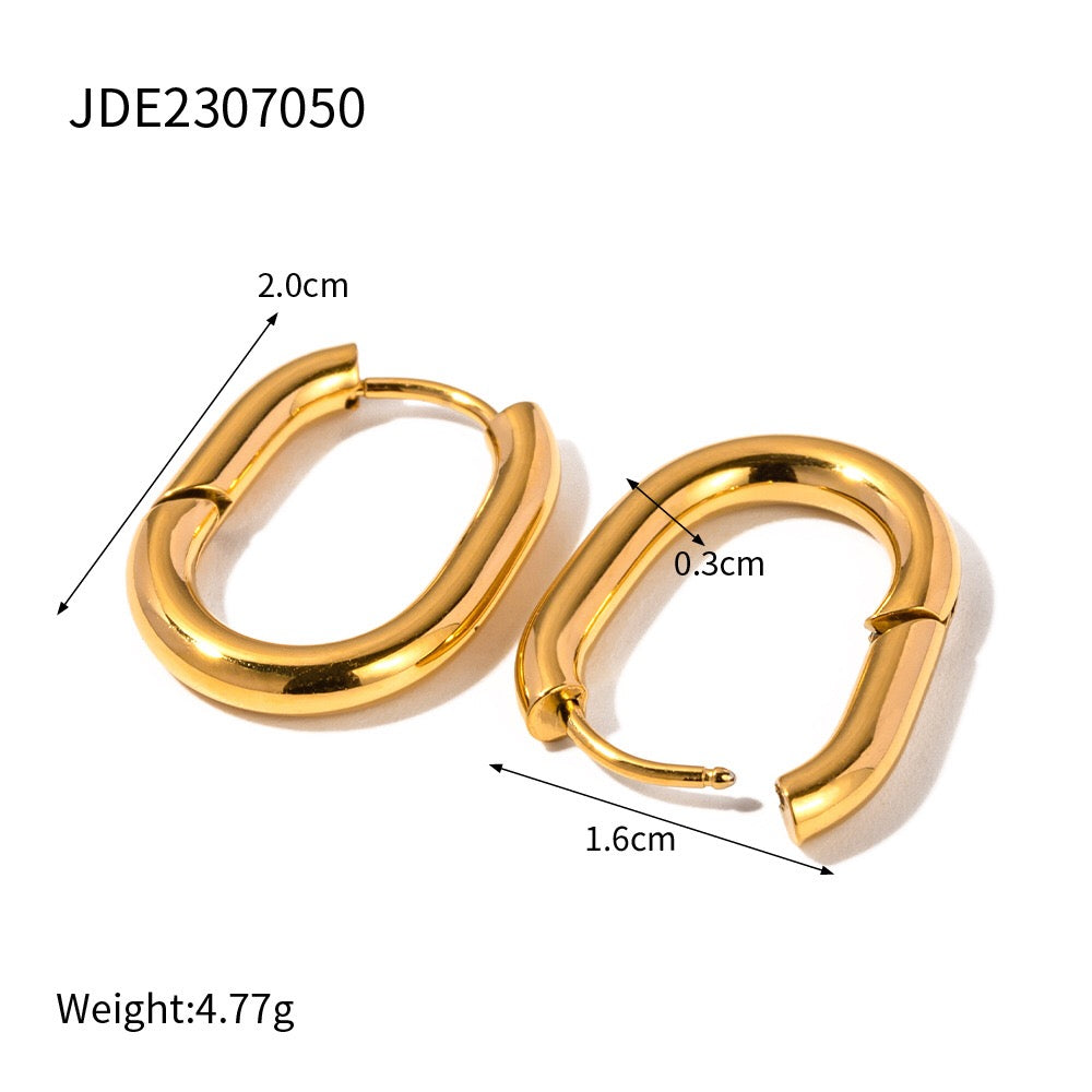 18K Gold Minimalist Geometric Heart Huggie Earrings