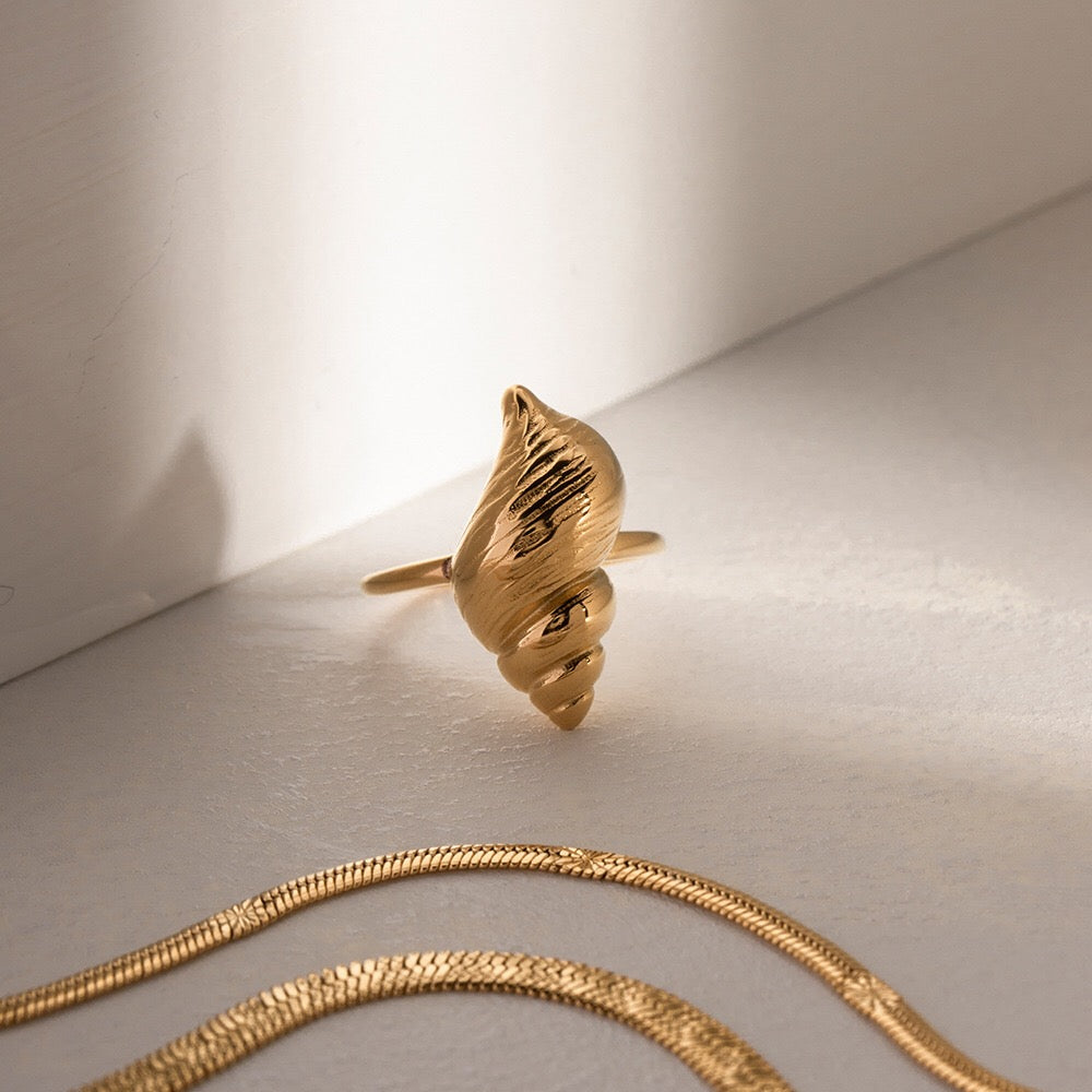 18K Gold Conch Ring