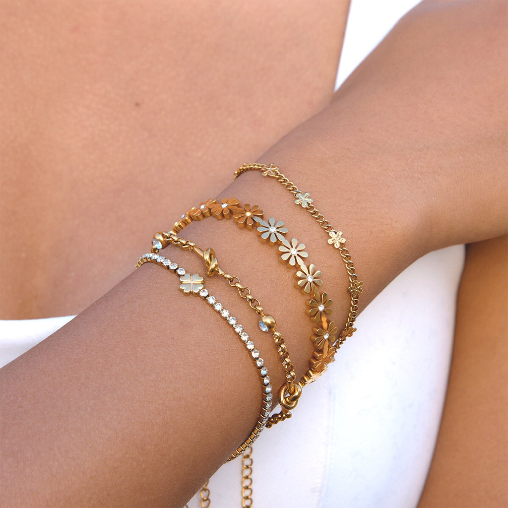 18K Gold Petal Tease Dainty Flower Chain Bracelet