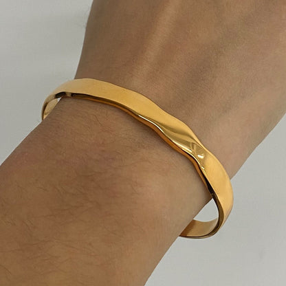 18K Gold Minimalist Edge Simple Wave Stacking Cuff Bangle Bracelet