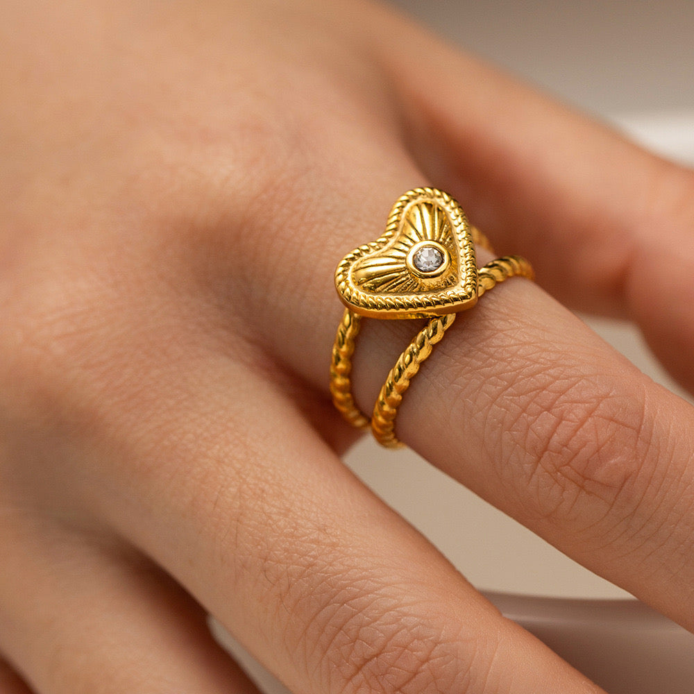 18K Gold Vintage Inspired Heart Ring