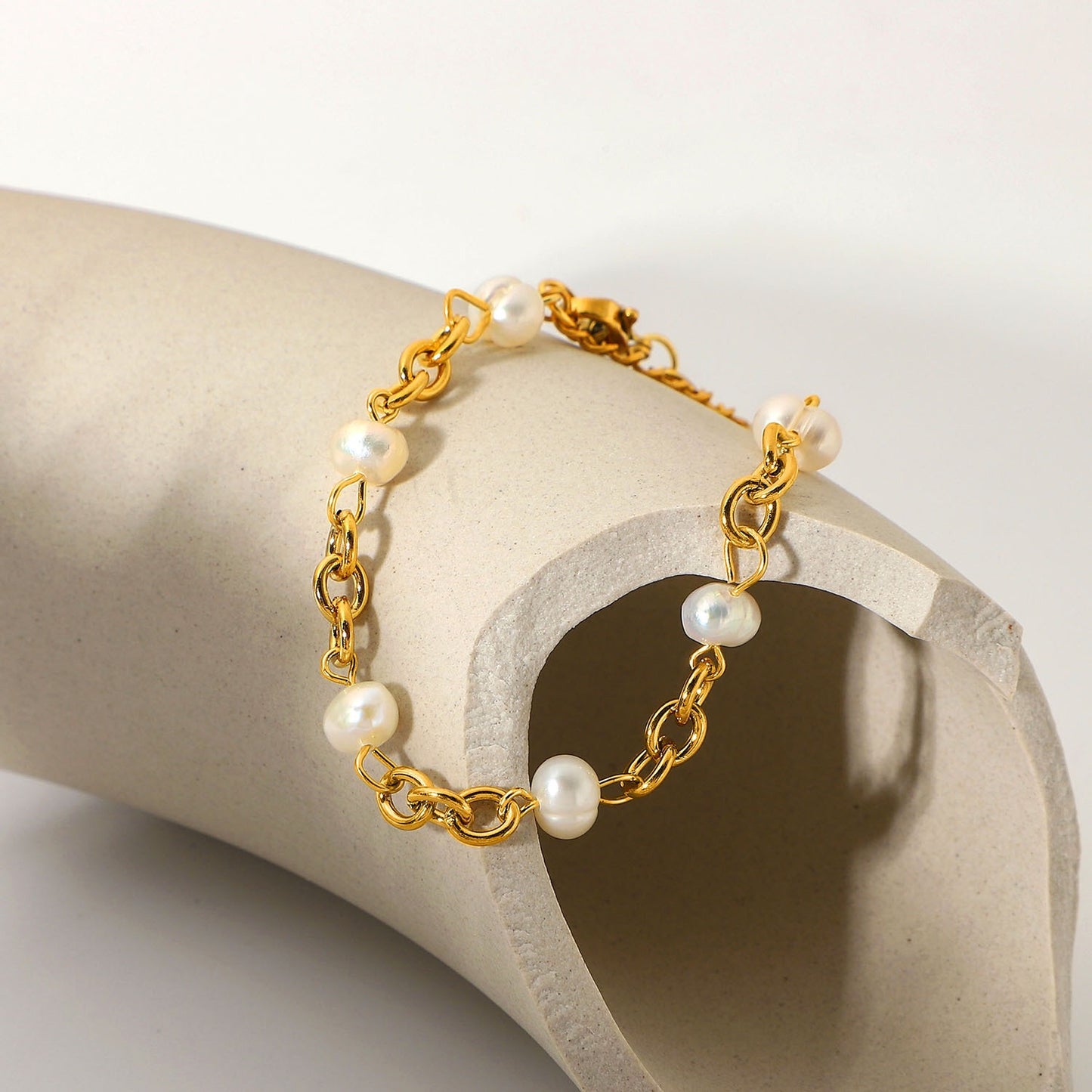 18K Gold Chic Pearl Chain Bracelet