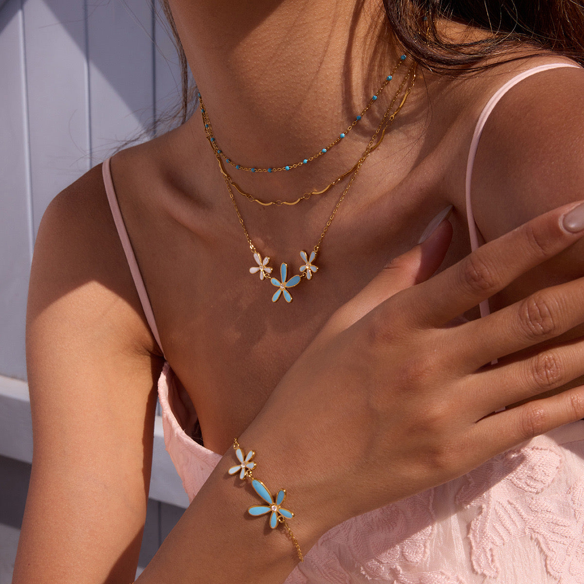 18K Gold Blue Flower Dainty Pendant Necklace
