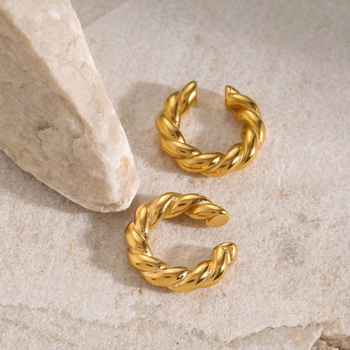 18K Gold Twisted Ear Cuff