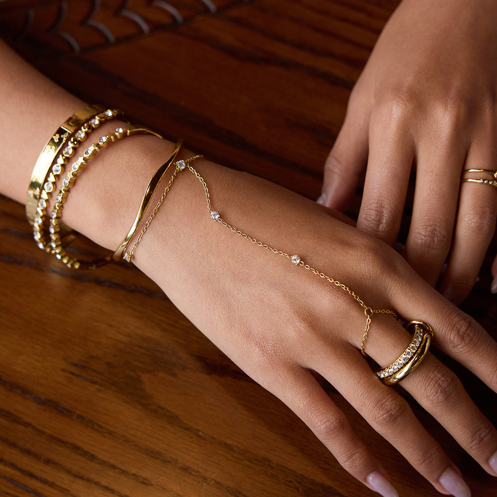 18K Gold Waterproof Simple Elegant Hand Chain Bracelet