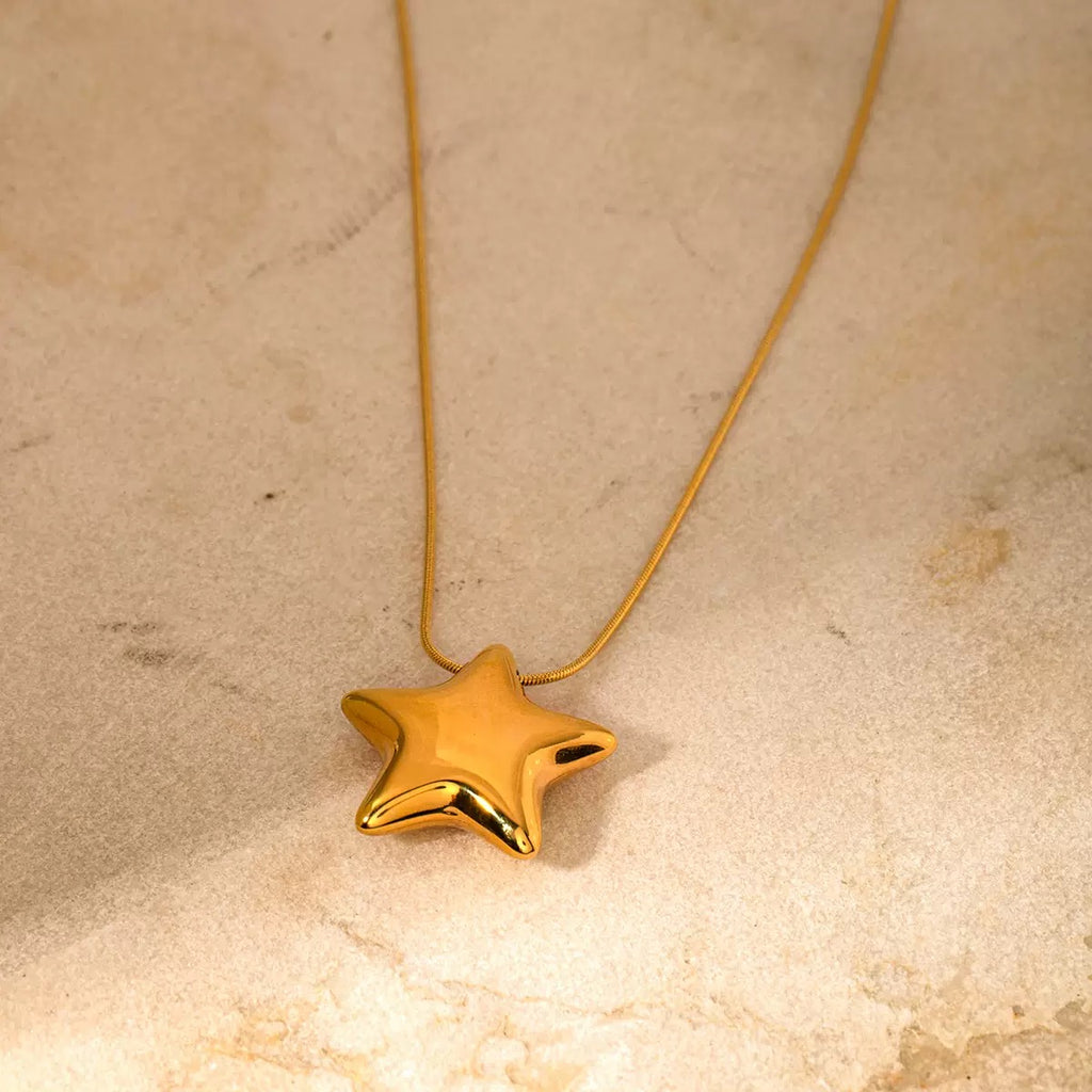 18K Gold Bright Star Pendant Statement Necklace