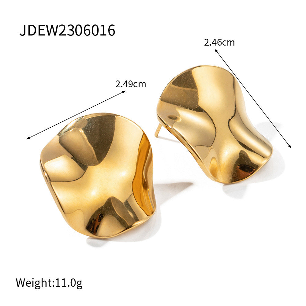 18K Gold Textured Round Plate Statement Stud Earrings