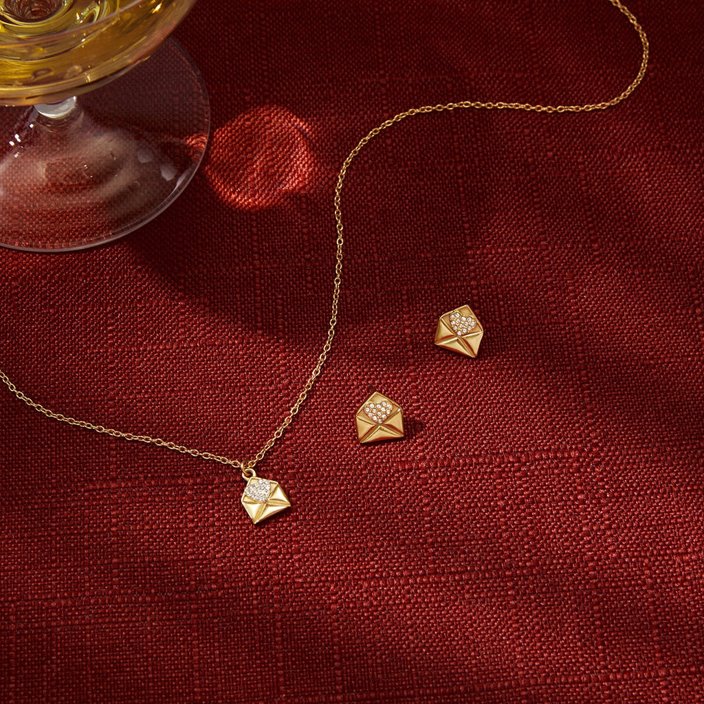 18K Gold Written in Love Bling Heart Stud Earrings