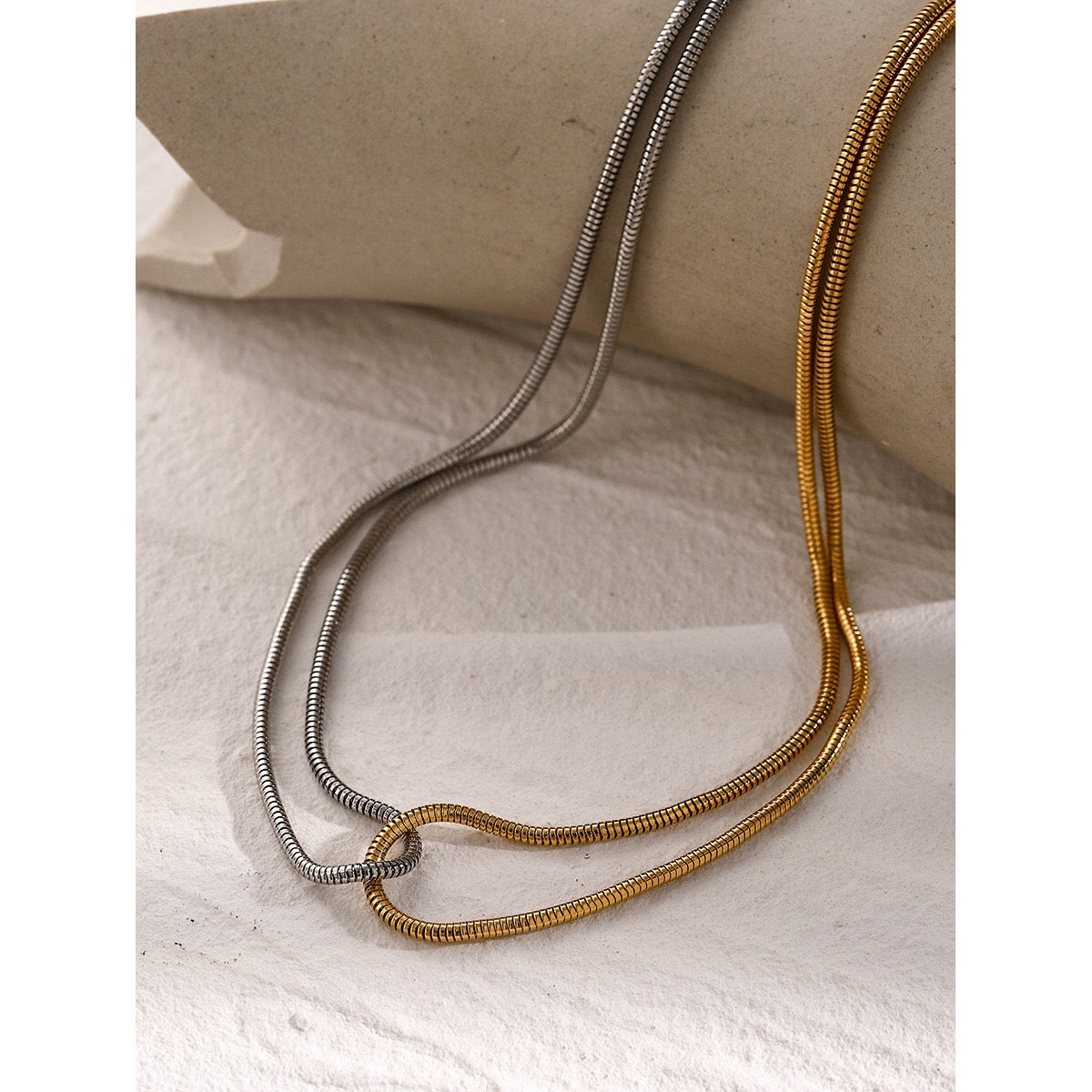 18K Gold Two Tone Interlocked Chain Necklace