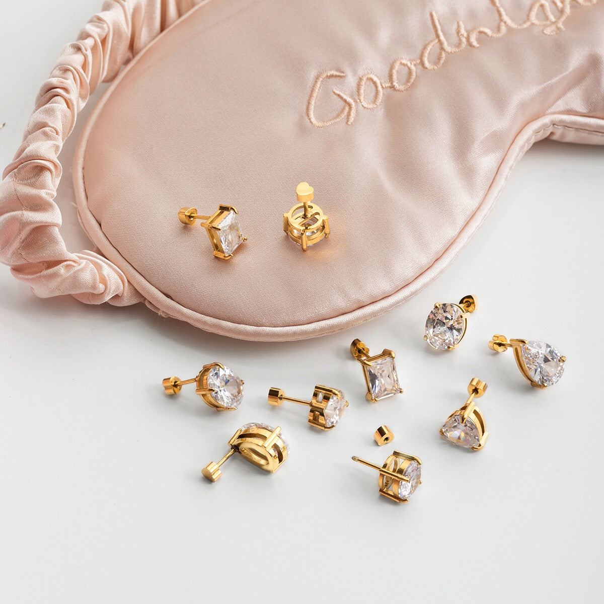 18K Gold Essential Elegance Flat Back Stud Nap Earrings