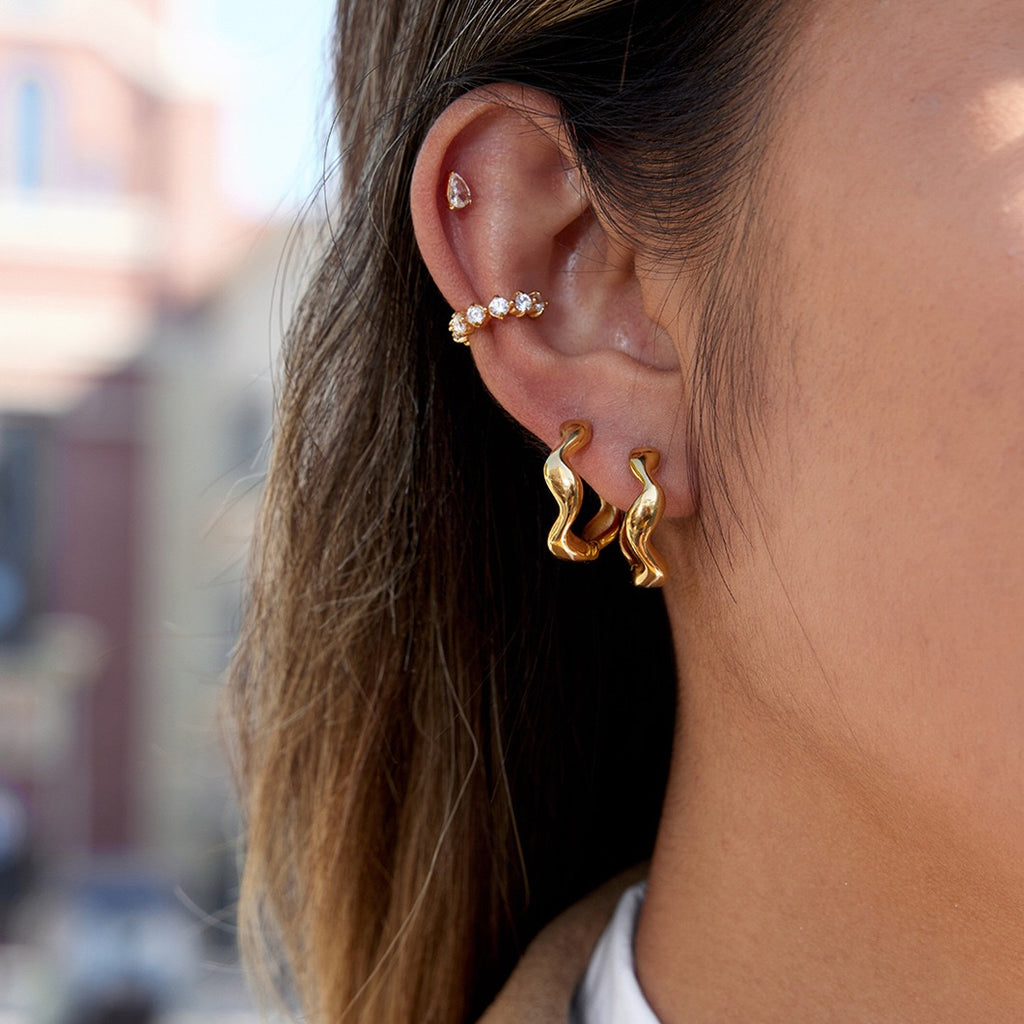 18K Gold Smooth Sway Wave Huggie Earrings Cartilage Studs Ear Cuffs Stack