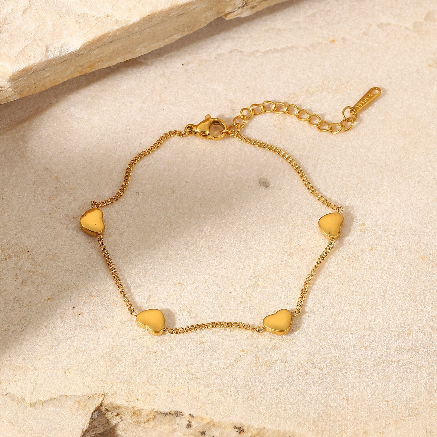 18K Gold Minimalist Heart Bracelet