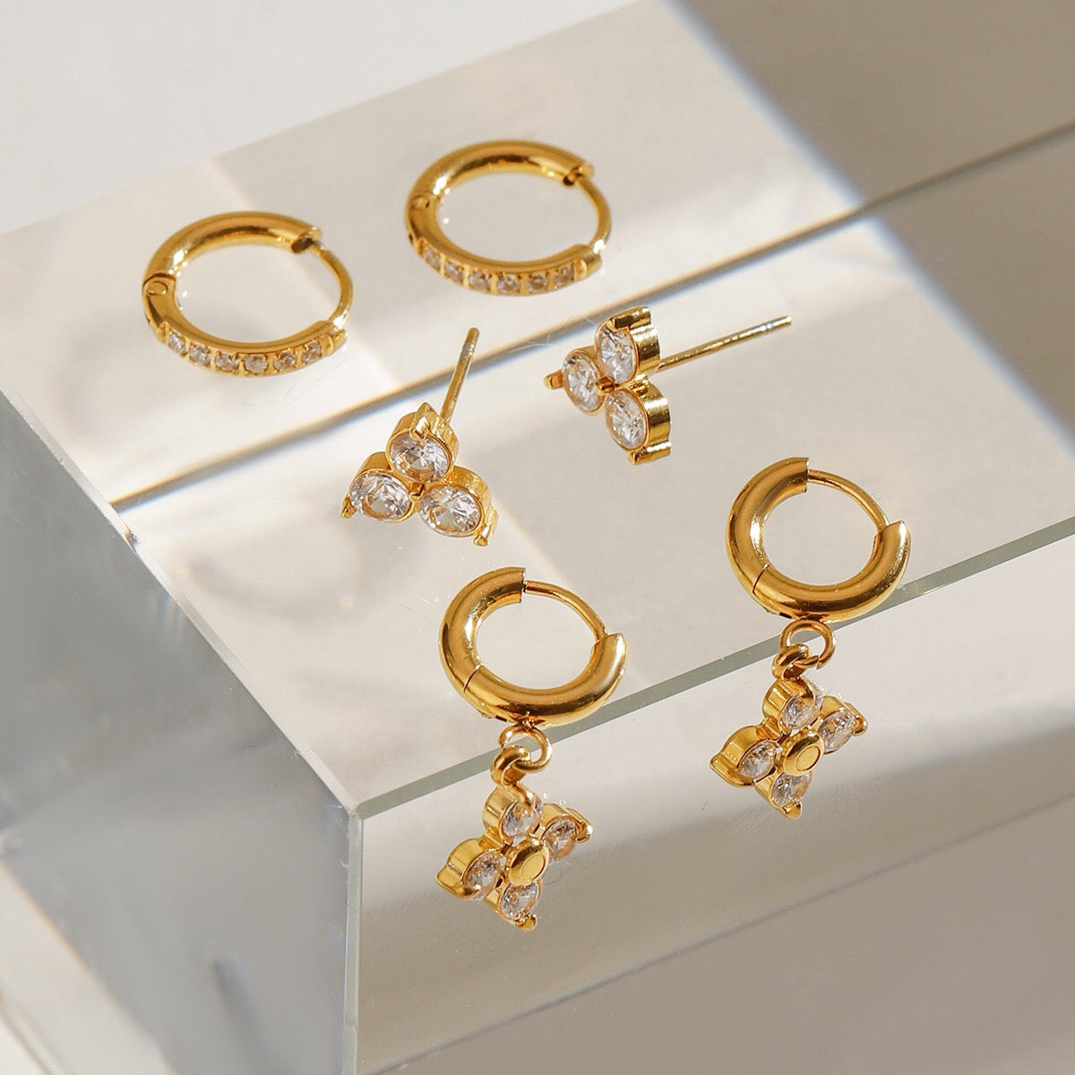 18K Gold Four Leaf Clover Dainty Flower CZ Huggie Earrings Ear Studs Set