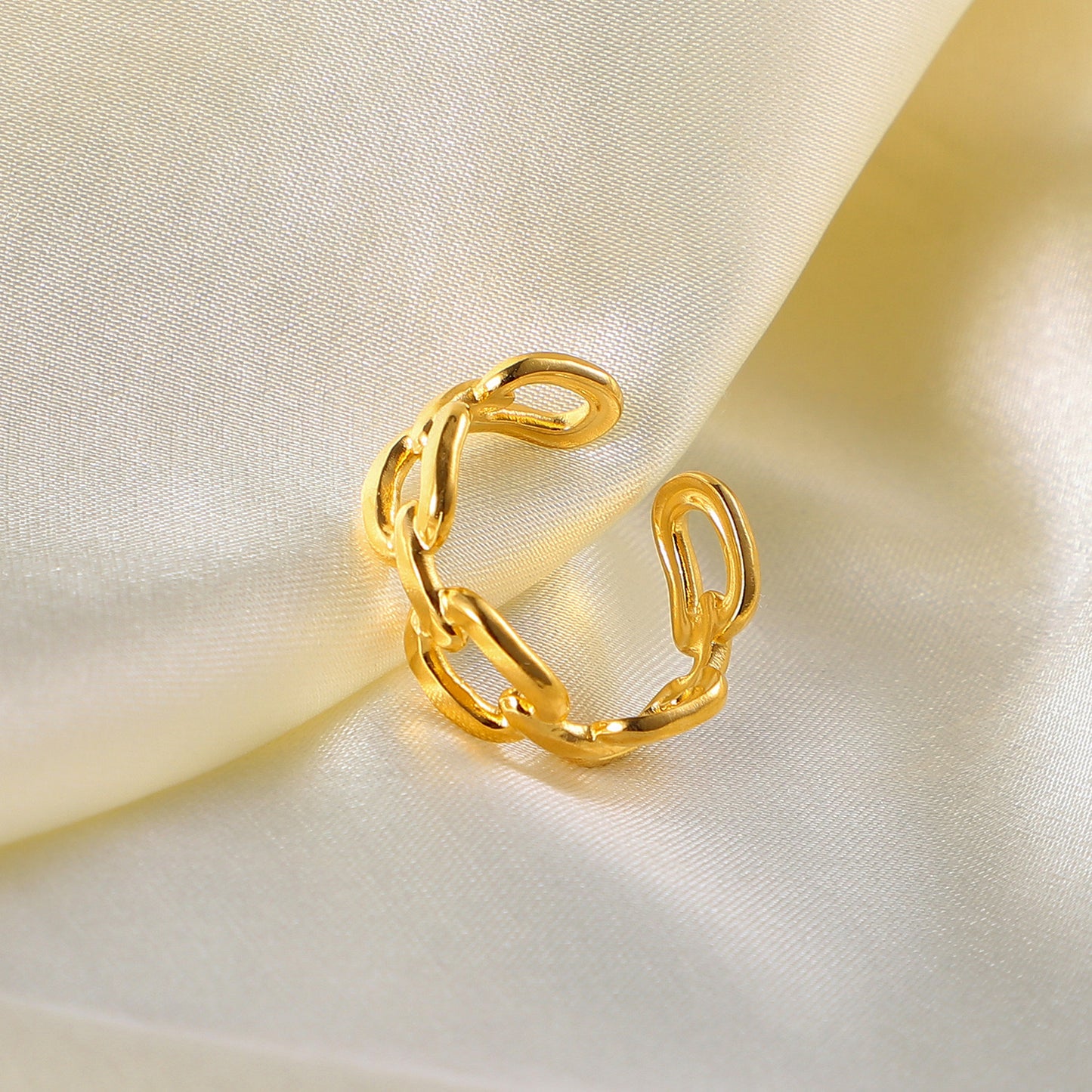 18K Gold Link Ring