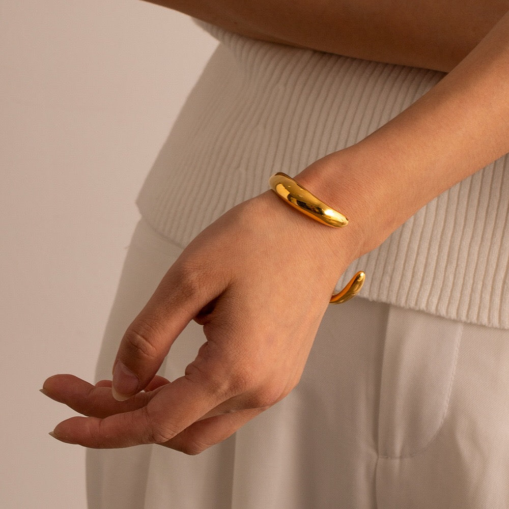 18K Gold Radiance Statement Cuff Bangle Bracelet