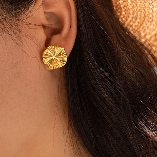 18K Gold Petal Kiss Cute Stud Earrings