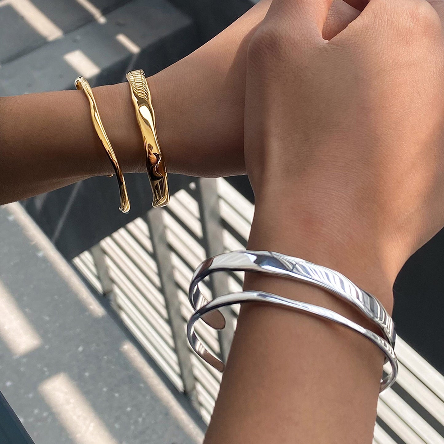 18K Gold Minimalist Edge Simple Wave Stacking Cuff Bangle Bracelet