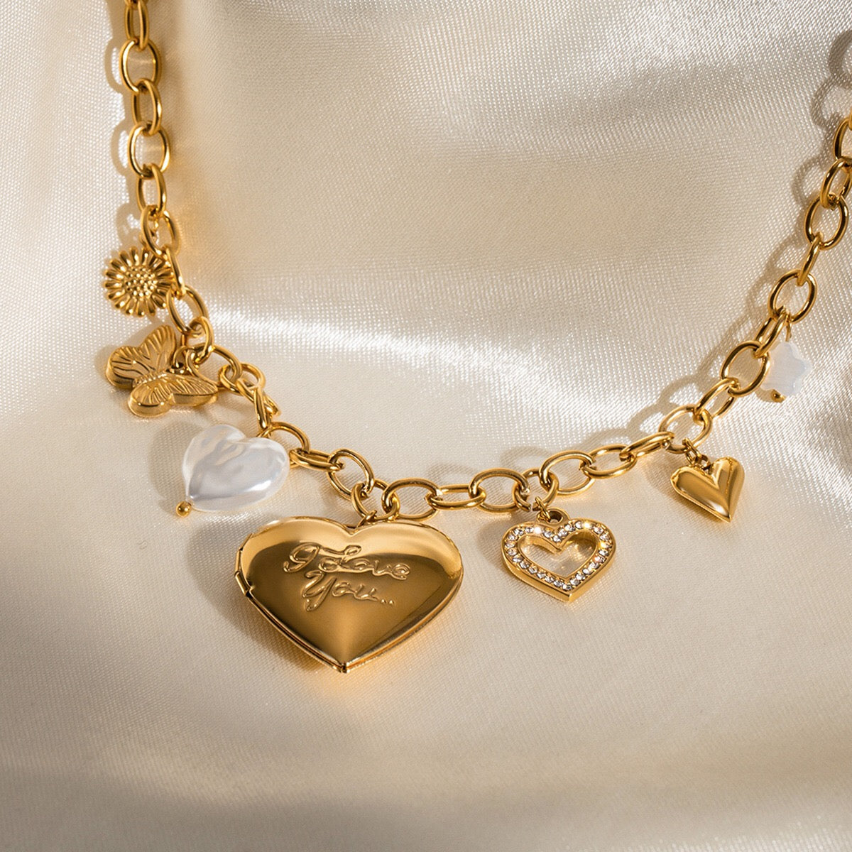 18K Gold Heart Pearl Charm Bracelet