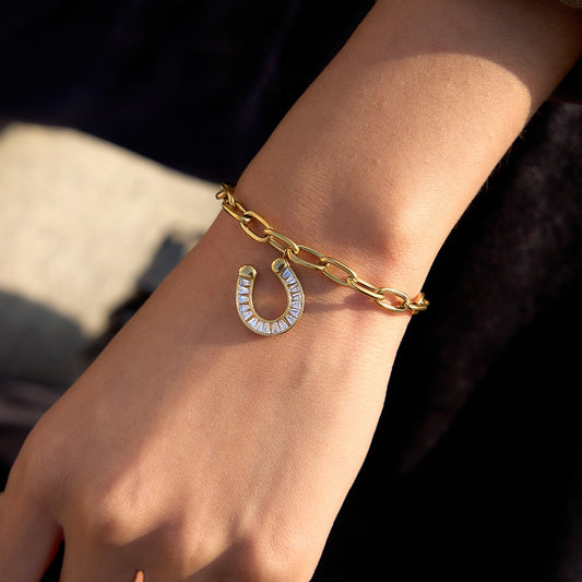18K Gold Lucky Strike Horseshoe Chunky Paperclip Chain Bracelet