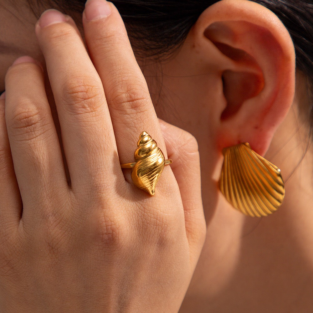 18K Gold Conch Ring