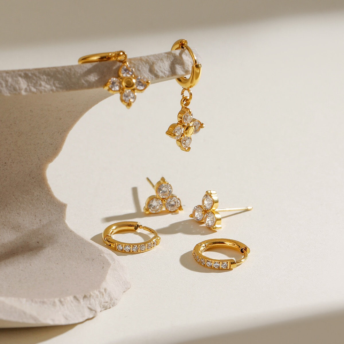 18K Gold Four Leaf Clover Dainty Flower CZ Huggie Earrings Ear Studs Set