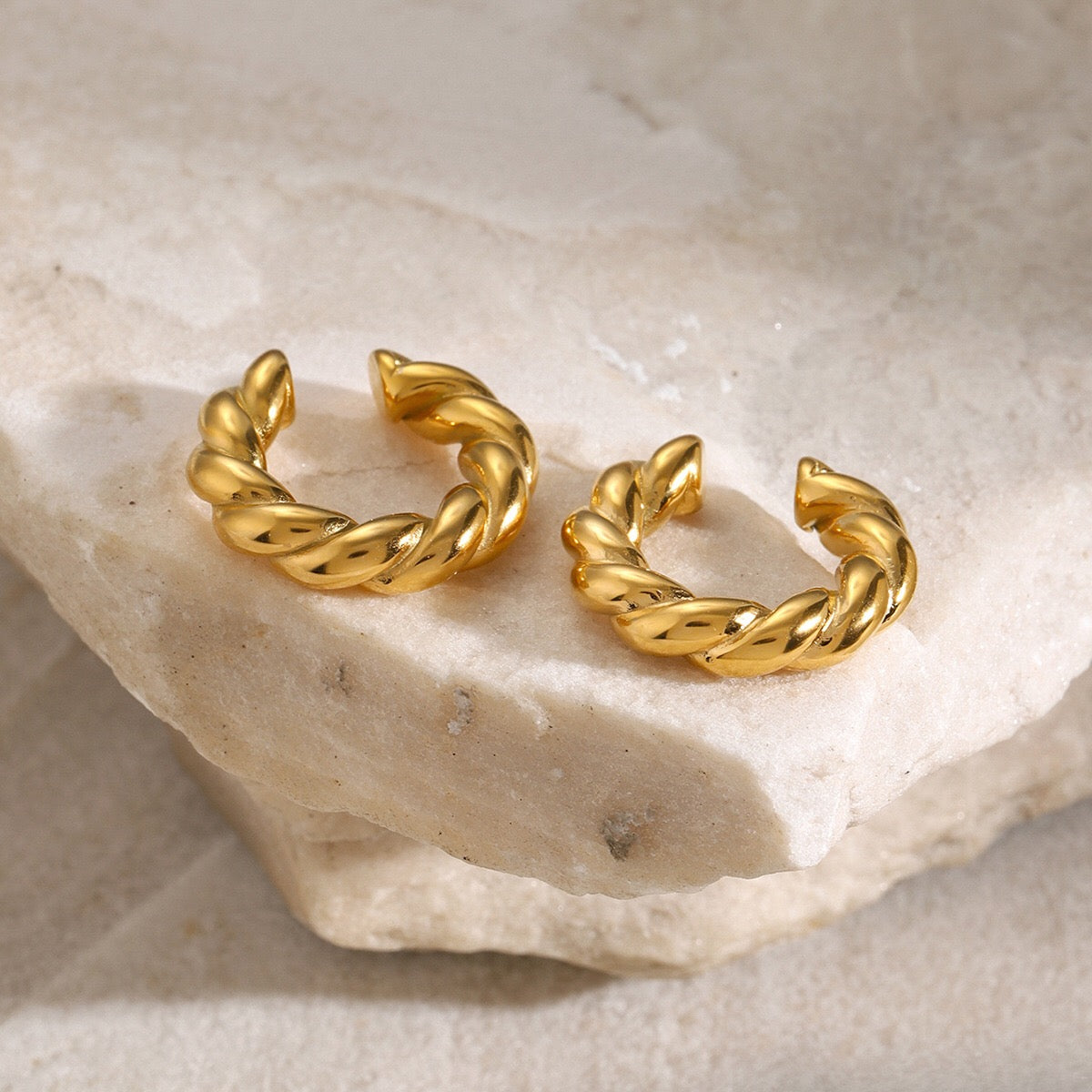 18K Gold Twisted Ear Cuff