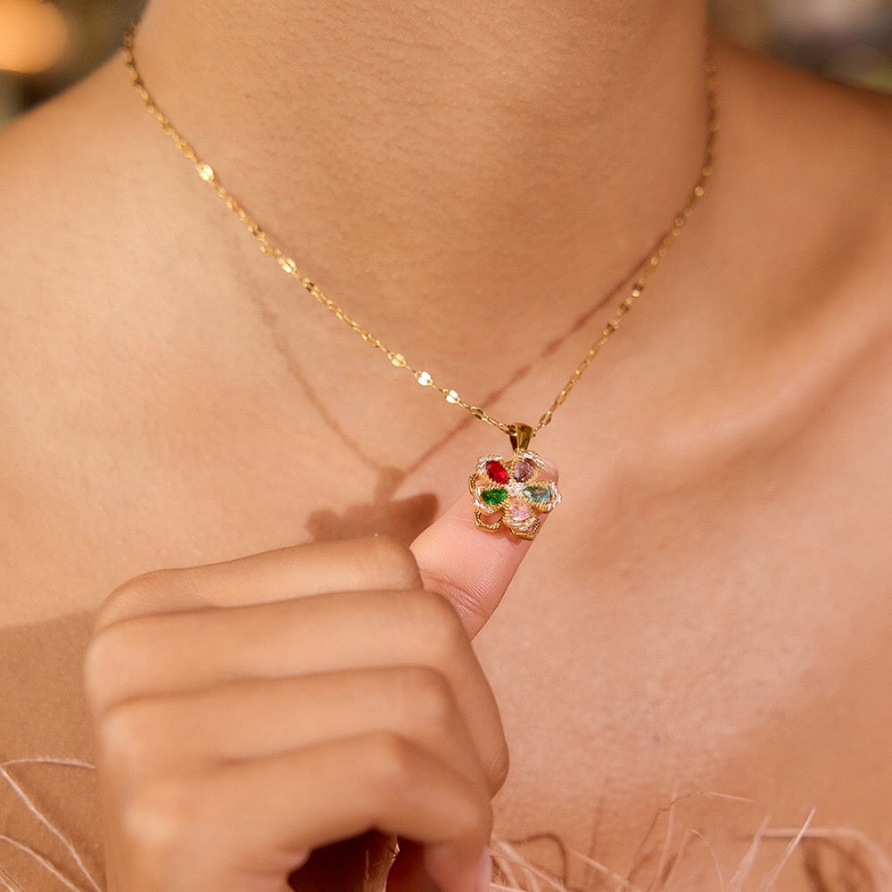 18K Gold Sweet Bloom Spinning Flower Pendant Necklace