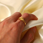 18K Gold Glow Signet Ring