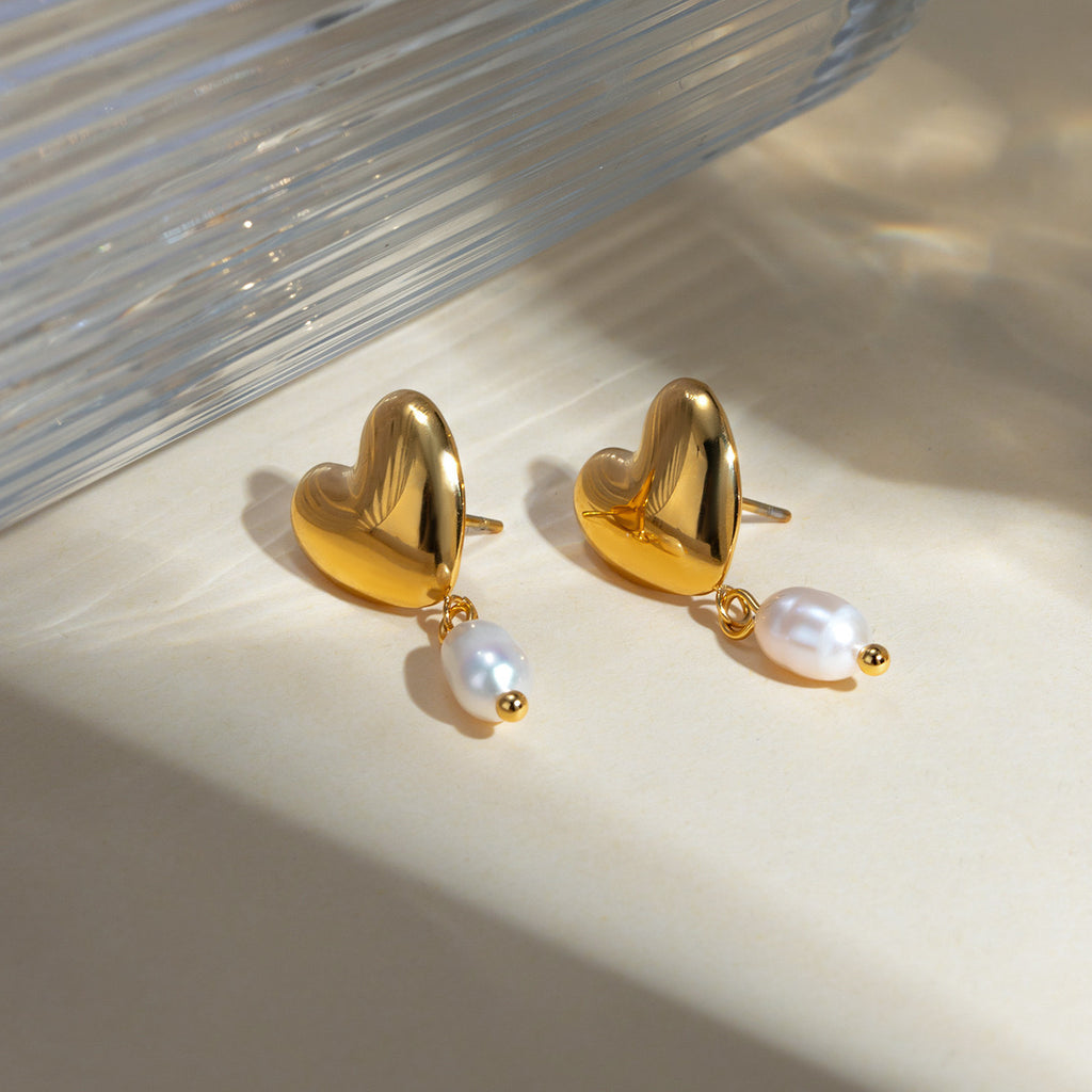 18K Gold Old Money Heart Pearl Dangle Earrings