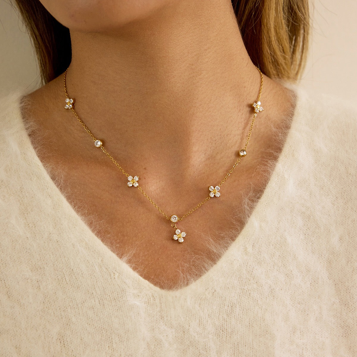 18K Gold Lucky Petal Four Leaf Clover Flower Dainty CZ Necklace