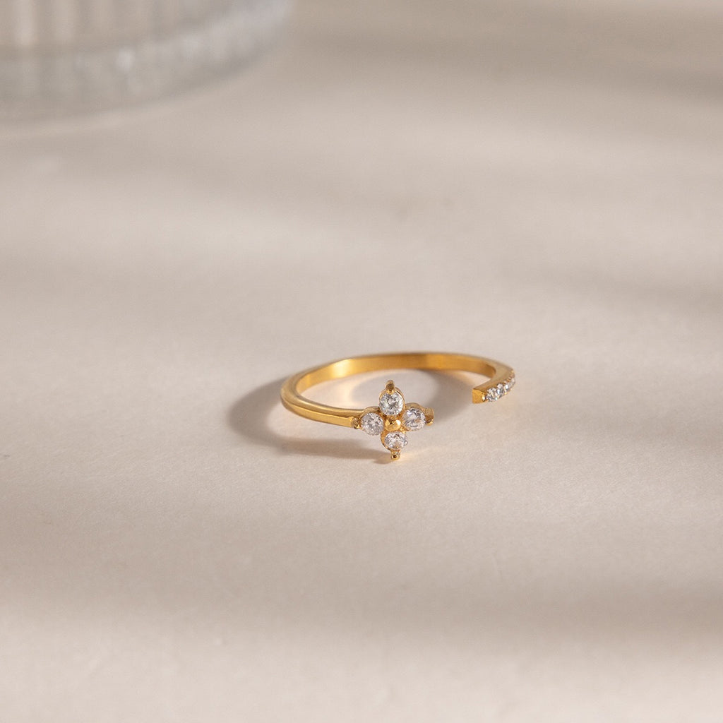 18K Gold Clover Kiss Dainty Stacking Cuff Ring