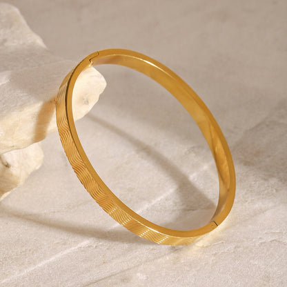 18K Gold Wave Bangle Bracelet