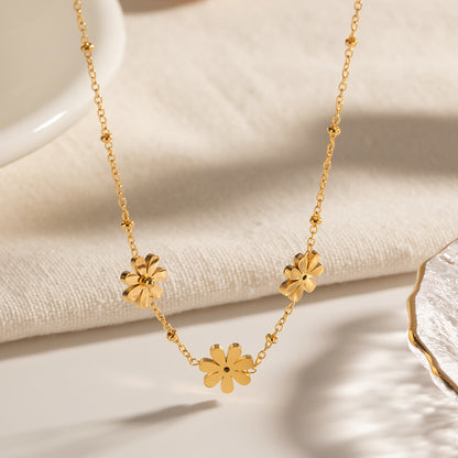 18K Gold Daisy Blossom Flower Chain Necklace