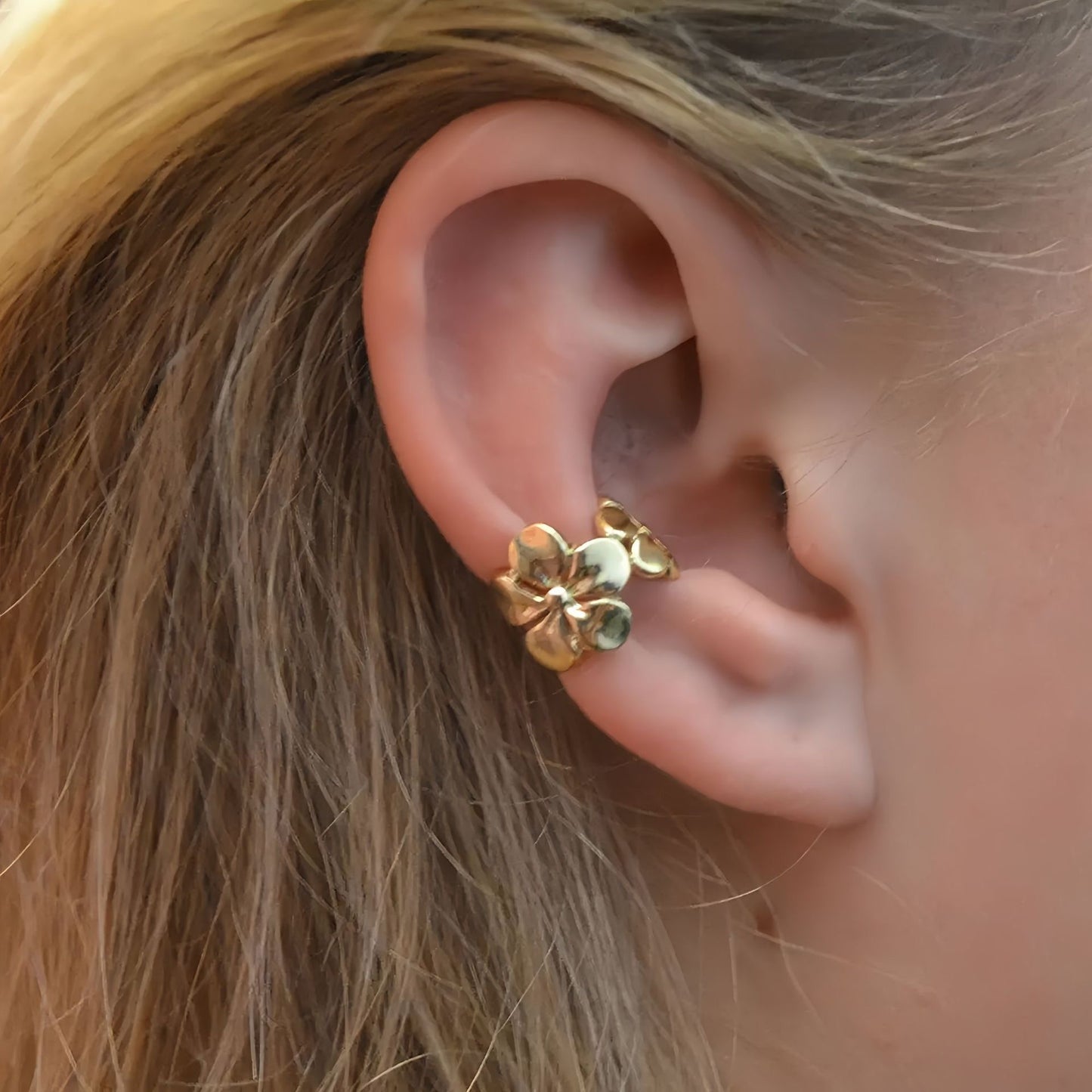 18K Gold Flower Huggie Ear Cuff