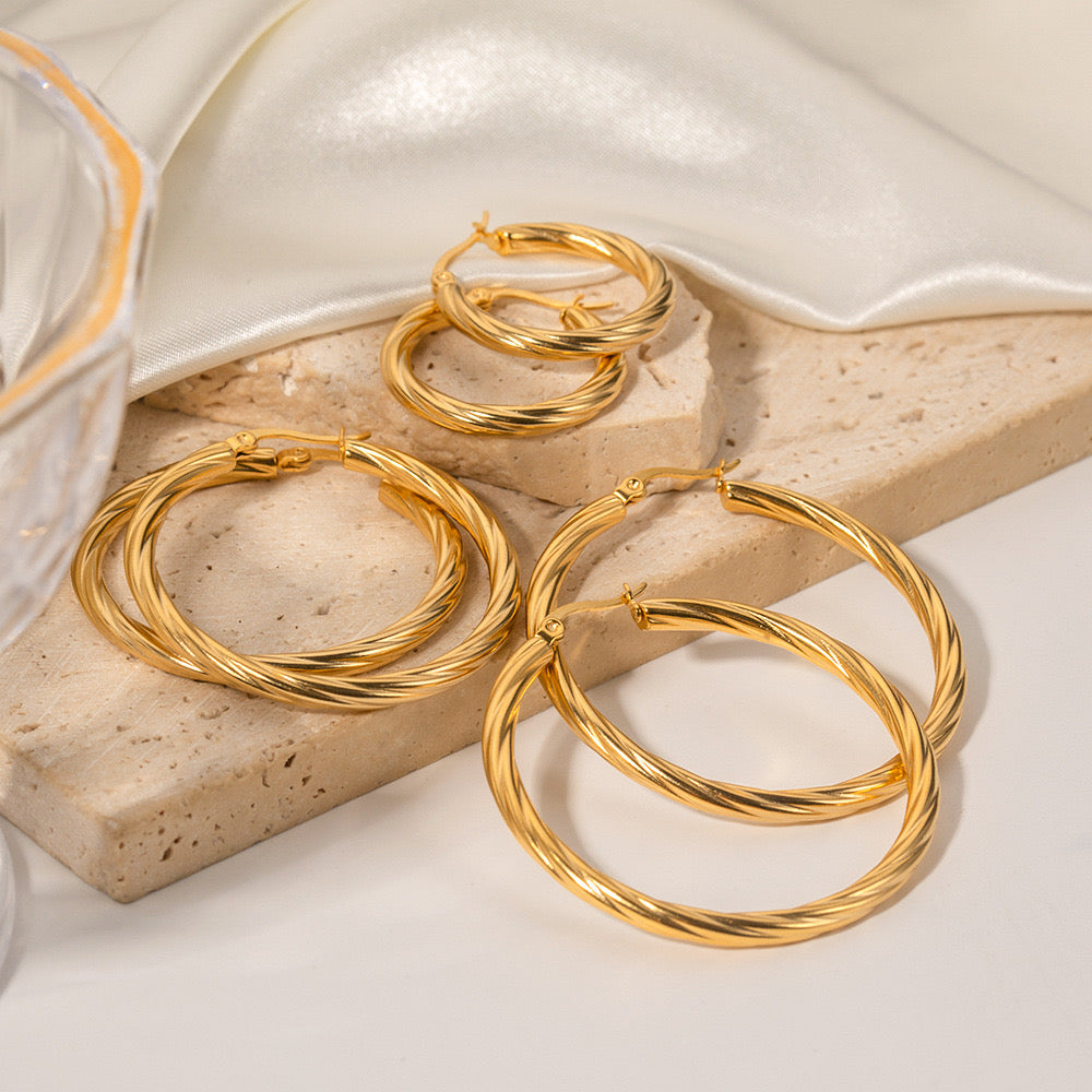 18K Gold Classic Textured Hoop Huggie Earrings