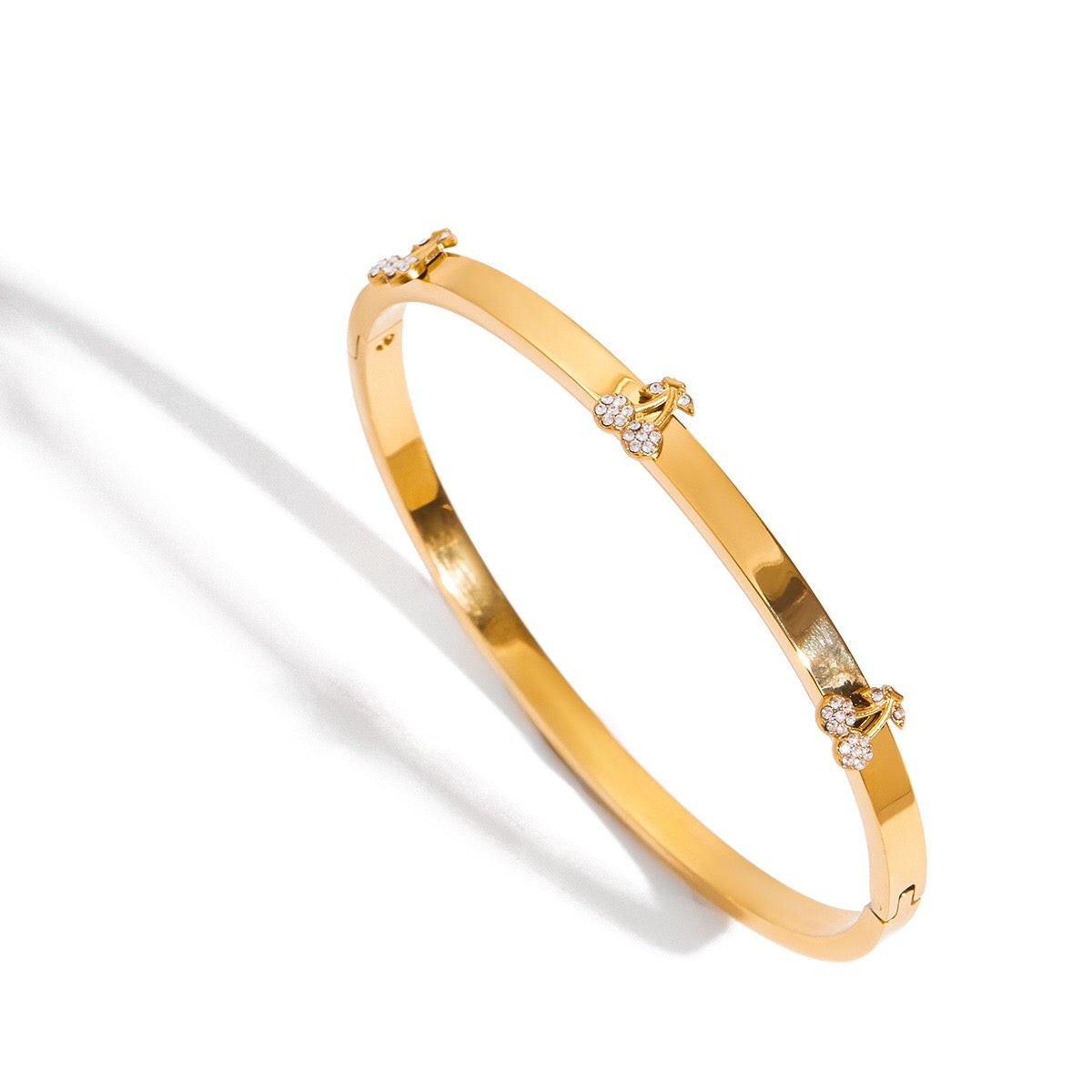 18K Gold Waterproof Delicate Heart Hand Chain Bracelet