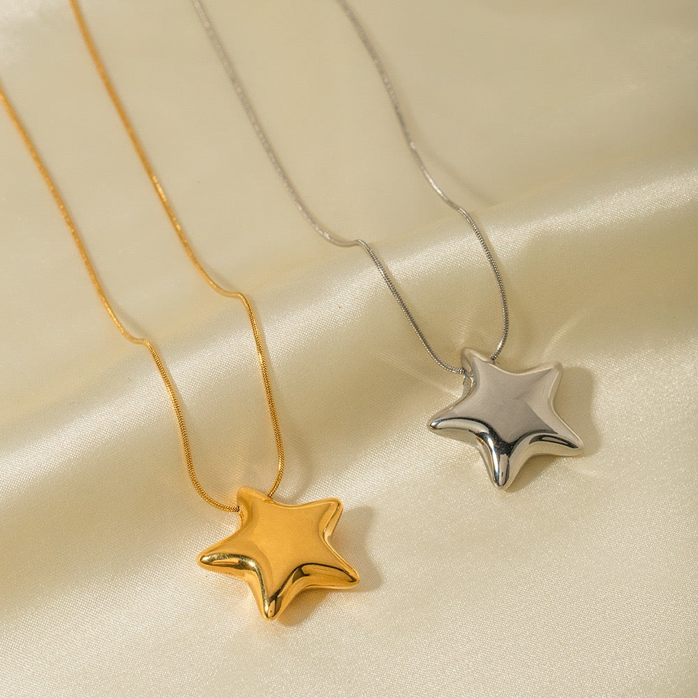 18K Gold Bright Star Pendant Statement Necklace