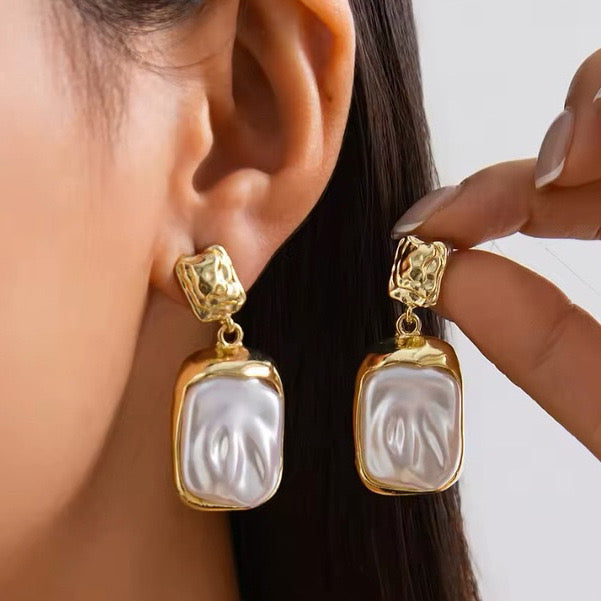 18K Gold Baroque Pearl Dangle Earrings