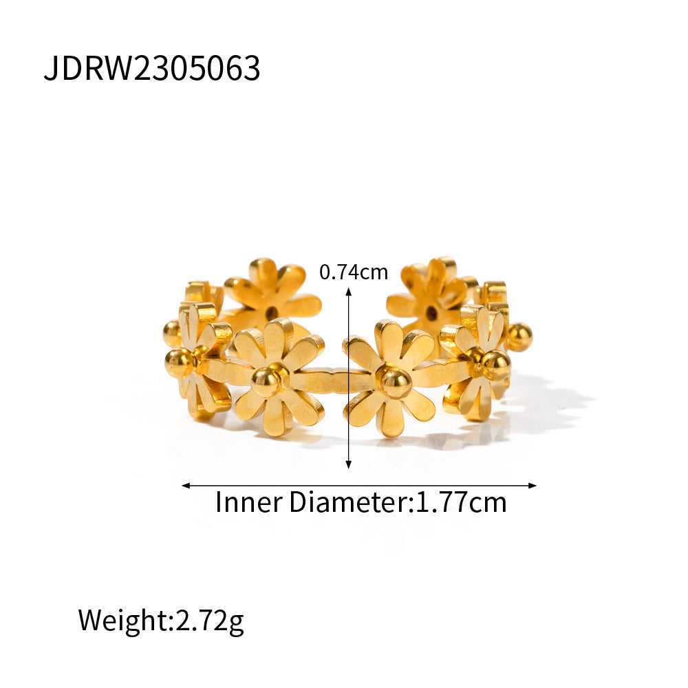 18K Gold Daisy Blossom Flower Band Ring