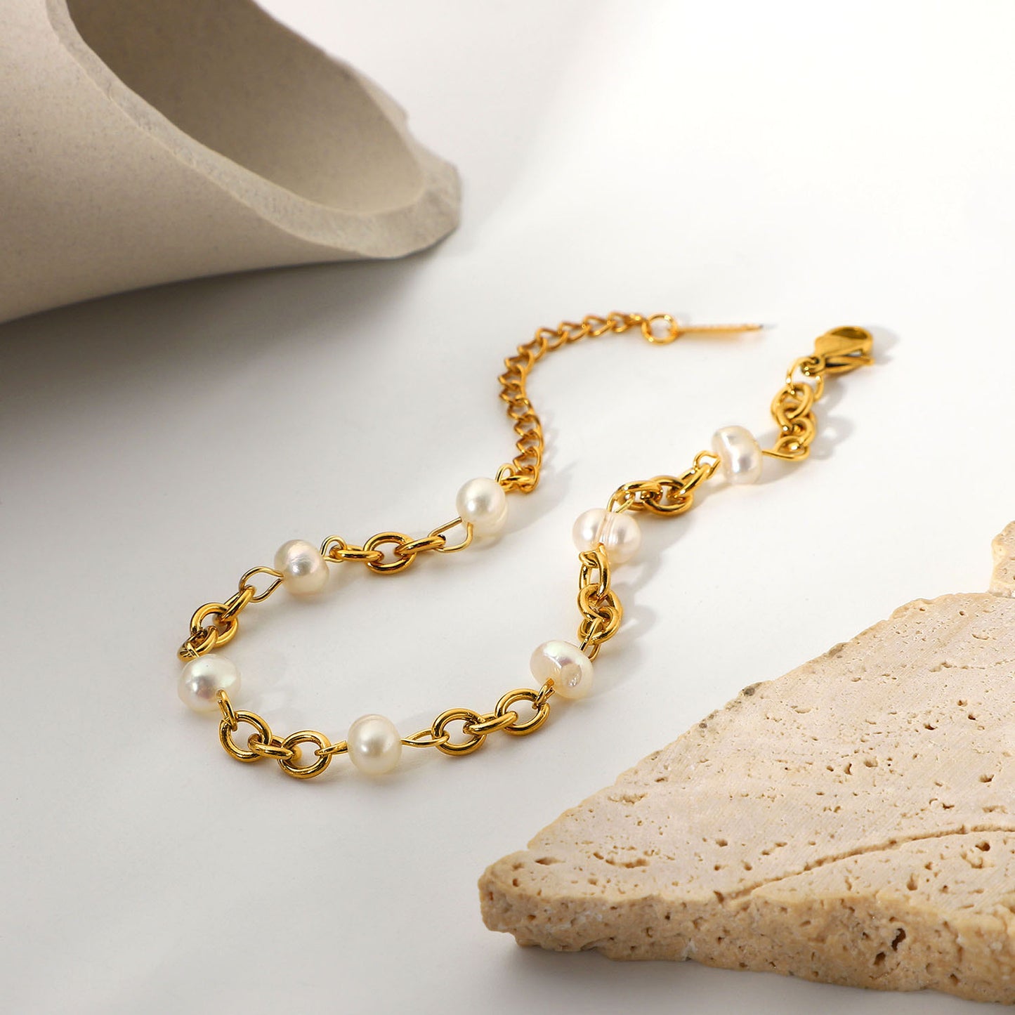 18K Gold Chic Pearl Chain Bracelet